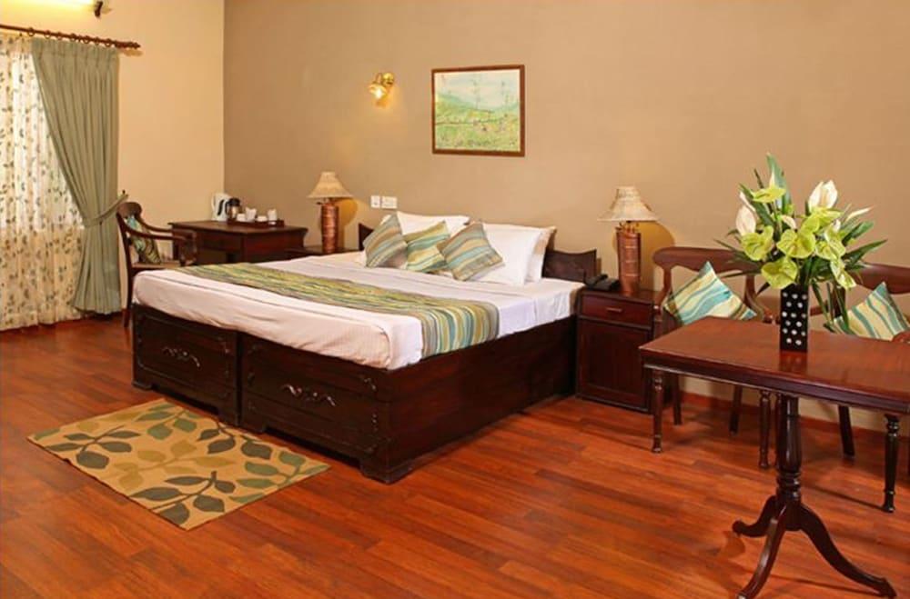 Carmelia Haven Resort Thekkady Exterior photo