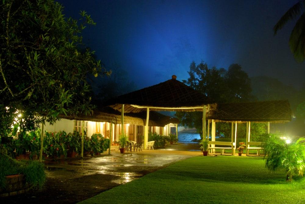Carmelia Haven Resort Thekkady Exterior photo