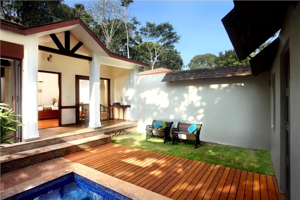 Carmelia Haven Resort Thekkady Exterior photo