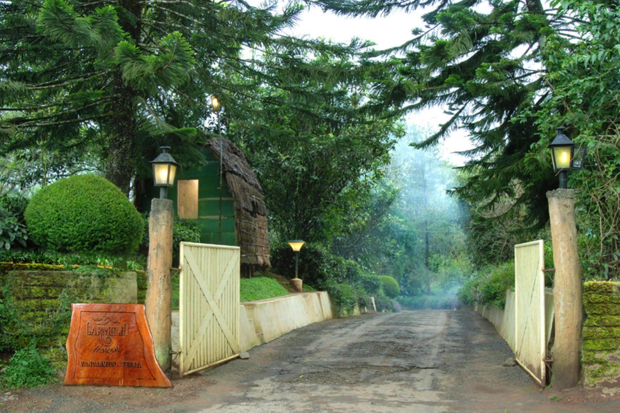 Carmelia Haven Resort Thekkady Exterior photo